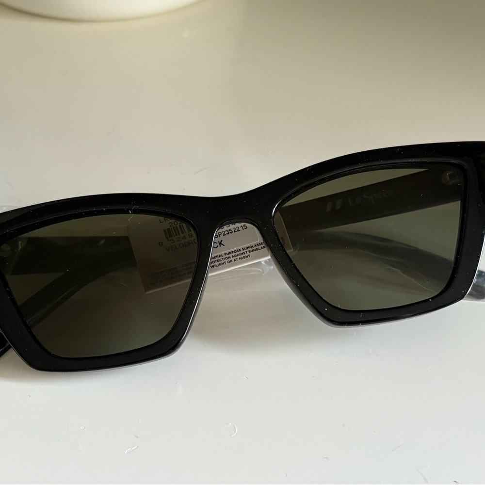 Le Specs Velodrome Black Women’s Sunglasses ** Brand New **